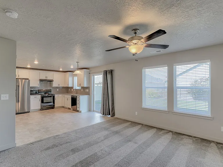 7505 S Foremast Ave — Photo 4