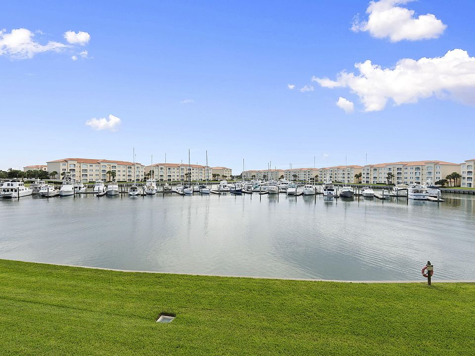 1st image of 11 Harbour Isle Drive W #206