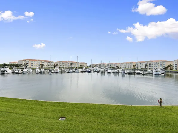 11 Harbour Isle Drive W #206, Fort Pierce, FL 34949