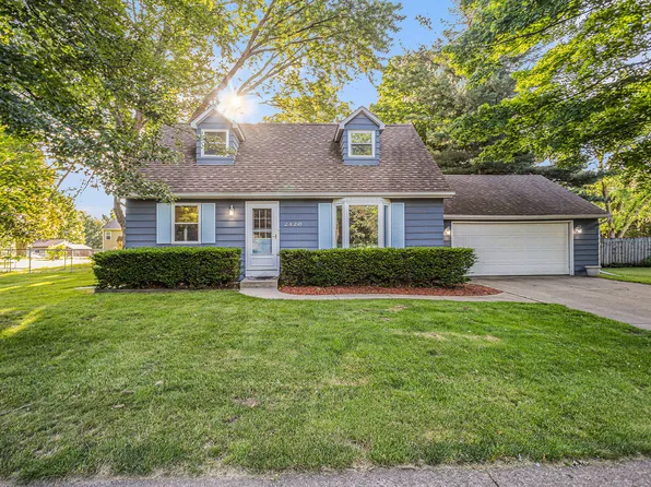 2420 Chaparral St, Kalamazoo, MI 49006