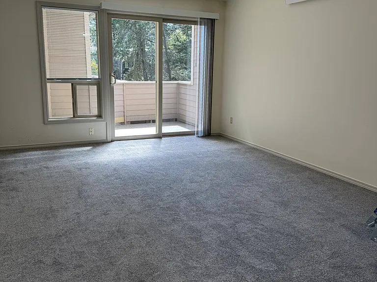 328 NW Richmond Beach Rd — Photo 3