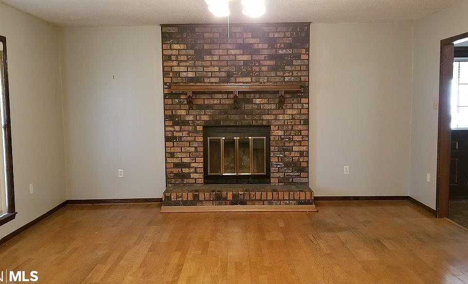 2nd image of 40609 Pine Grove Rd