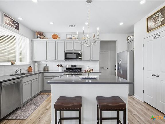 4th image of 183 Weaver Ln