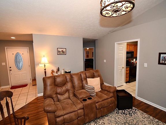 4th image of 224 Palm Hill Dr