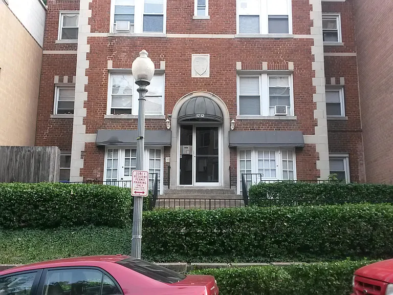 1712 Summit Pl NW #3 — Photo 1