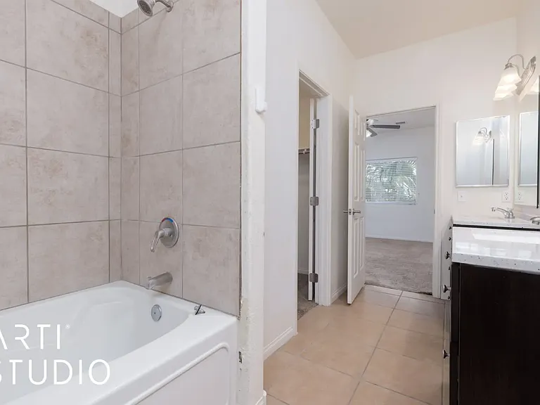 400 Hillside Dr #716 — Photo 16