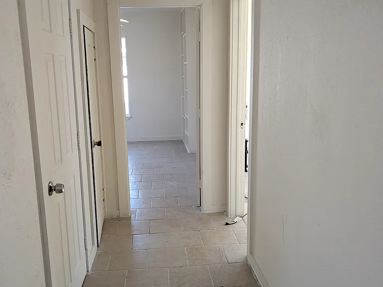 8314 W Melrose St — Photo 5