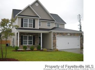 1446 Vandenburg Rd, Fayetteville, NC 28311