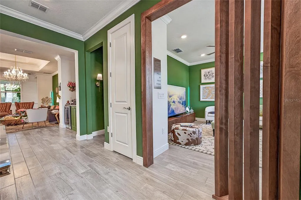 3 bed, 2.5 bath, 2270 sqft, $4,000 — Photo 4