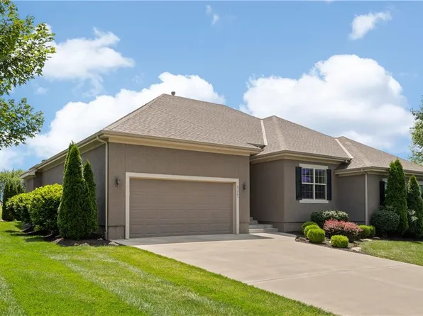 21841 W 116th Pl, Olathe, KS 66061