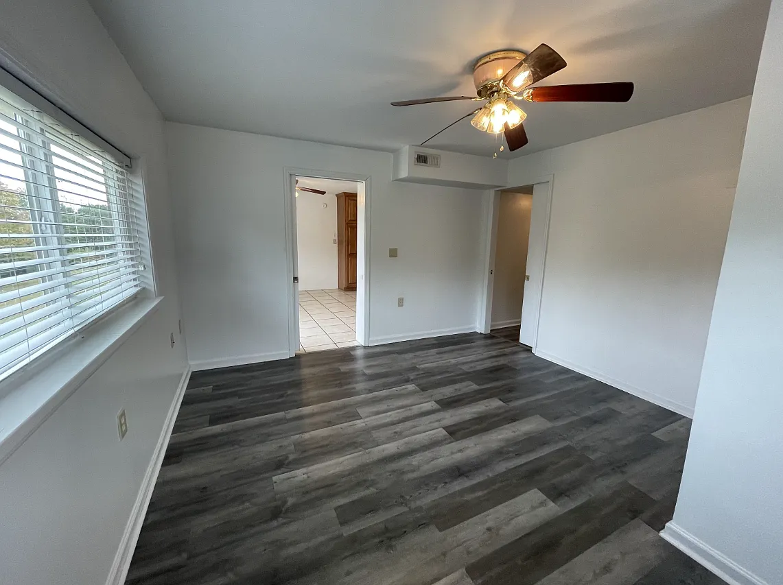 2 bed, $1,000 — Photo 3