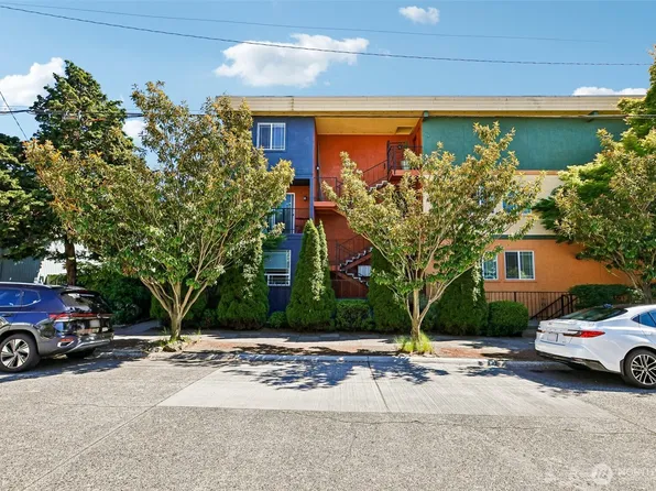 717 NW 70th Street #203, Seattle, WA 98117