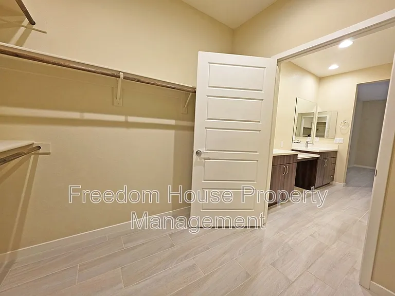 4882 E Beacon Ridge Dr — Photo 45
