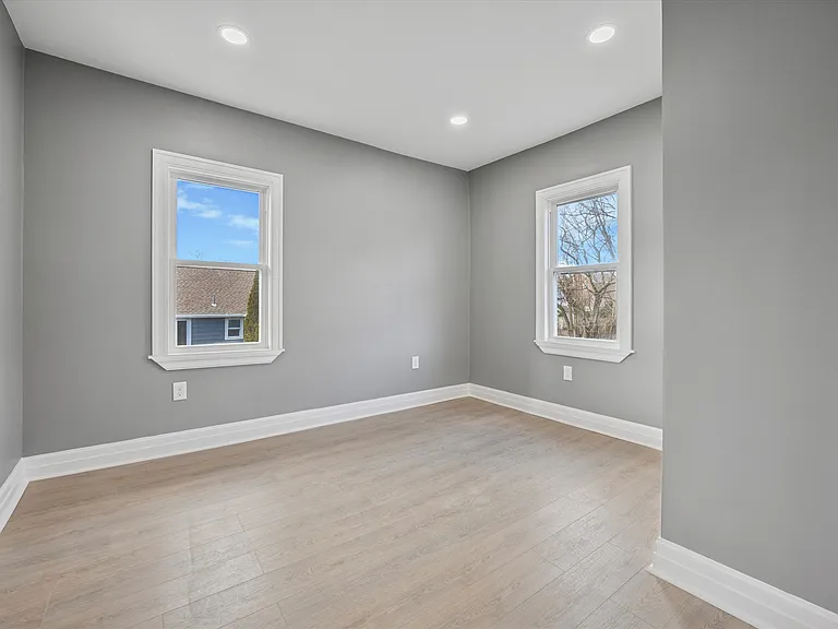 523 W Glenside Ave — Photo 11