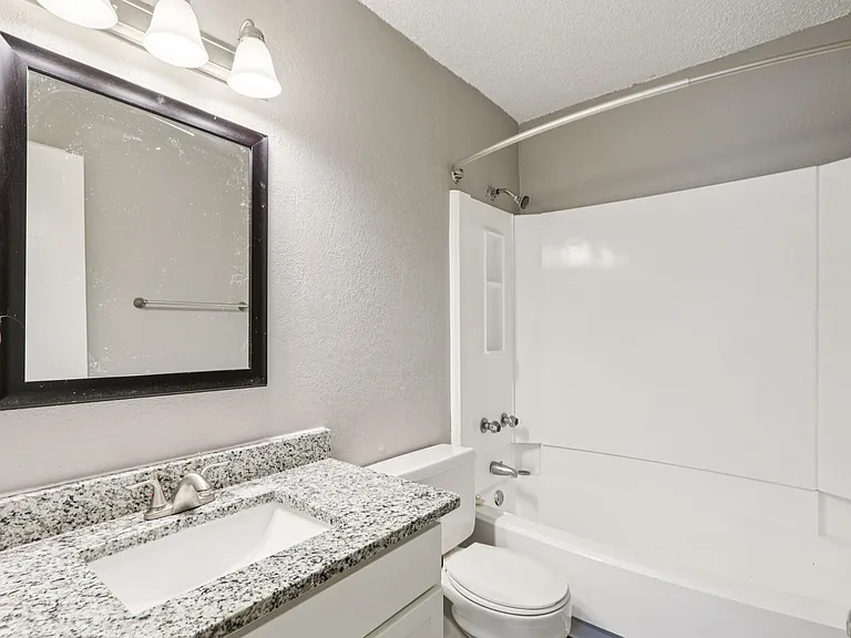 B1 - 2BD, 2BA - 920SF - Guest Bathroom