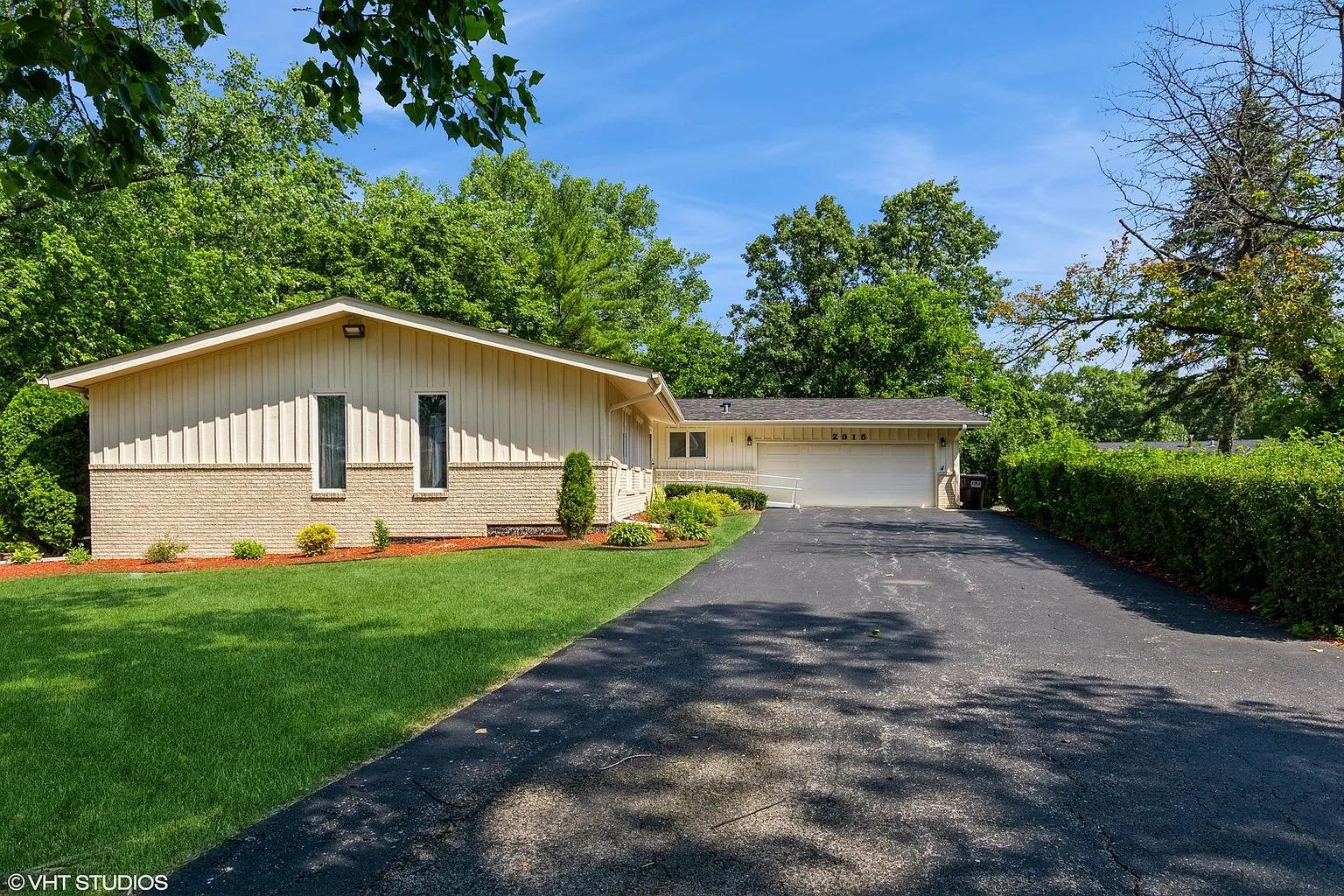 2915 Chelsea Cir photo 1