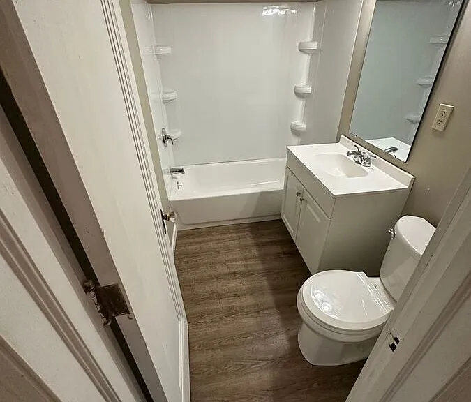 360 W 7th St #3 — Photo 14