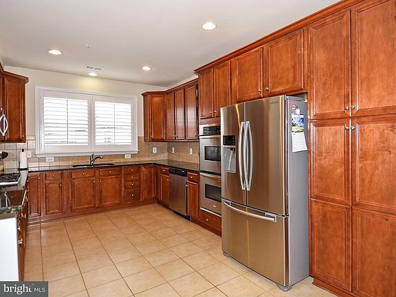 2nd image of 43653 McDowell Sq