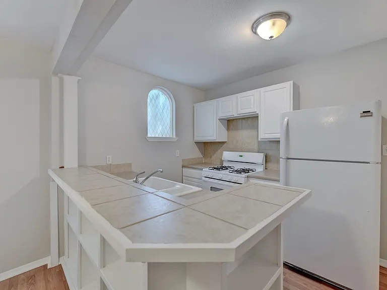 2712 Whitis Ave #B — Photo 5