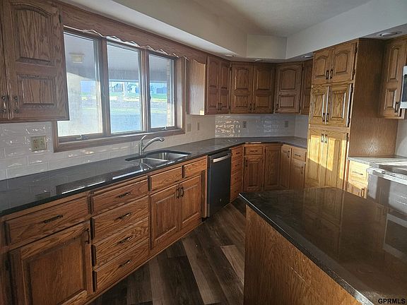 4th image of 1603 Eastridge Ave
