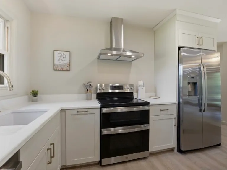 202 Harpeth Hills Dr — Photo 2