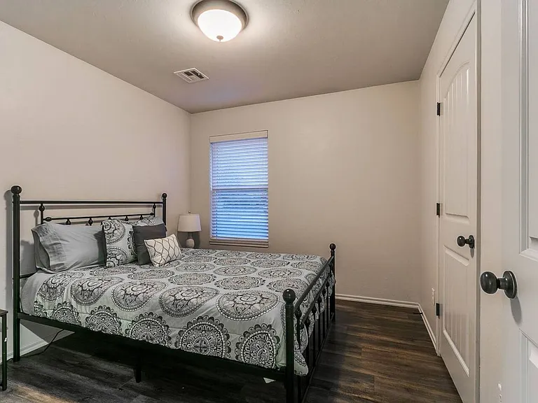 436 Chalk Hill Ct — Photo 23