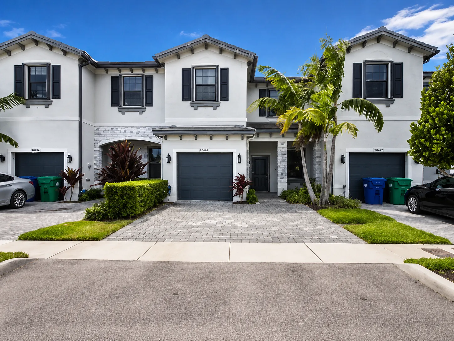3 bed, 2.5 bath, 1595 sqft, $4,200 — Photo 2