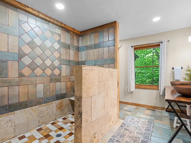 21 Jay Vance Ln — Photo 9