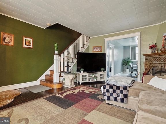 3rd image of 6144 Vandike St
