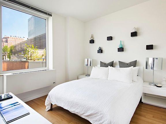 2nd image of 450 W 17th St APT 1016