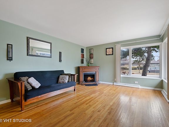 5th image of 4451 W Greenleaf Ave