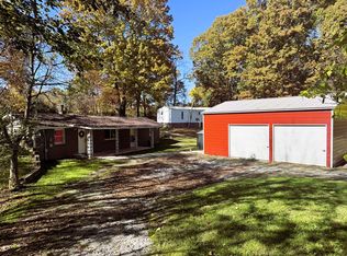 111 Summit Dr, Jamestown, TN 38556