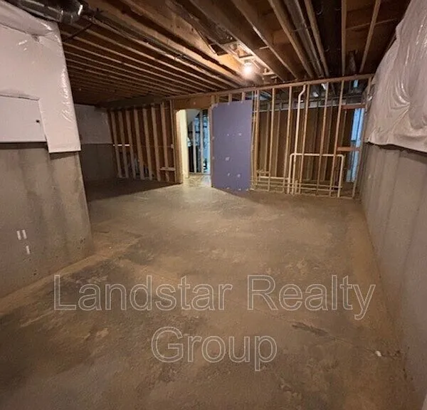 6411 Moonseed St — Photo 37
