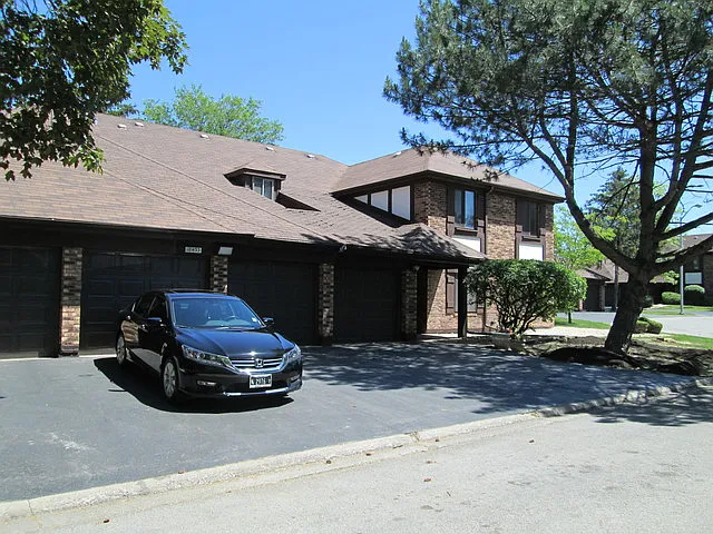 18433 Kimball Ave APT 2A photo 1