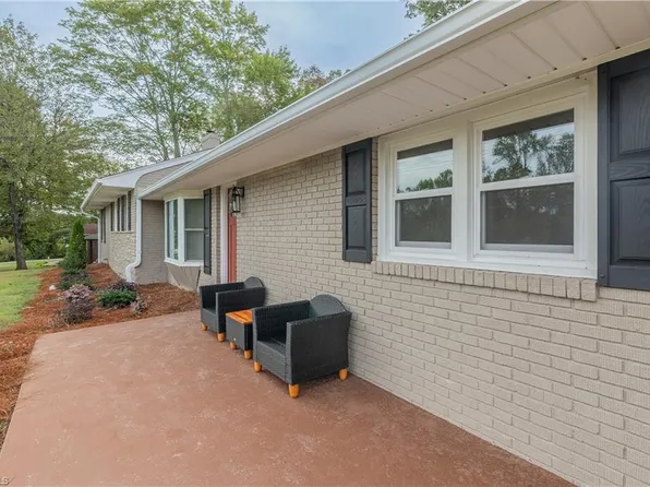 111 Rose Trl, Mount Airy, NC 27030