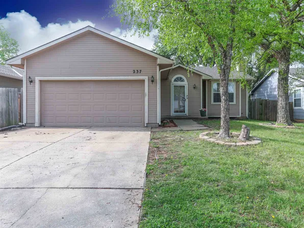 237 W Hunter St, Derby, KS 67037