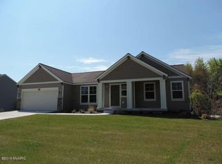 947 Ashlee Ct, Norton Shores, MI 49441