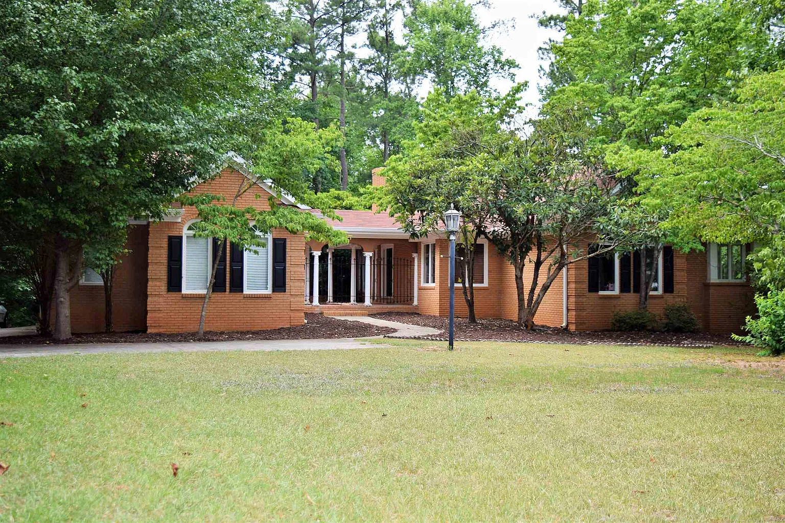 150 Deer Glen Dr photo 1