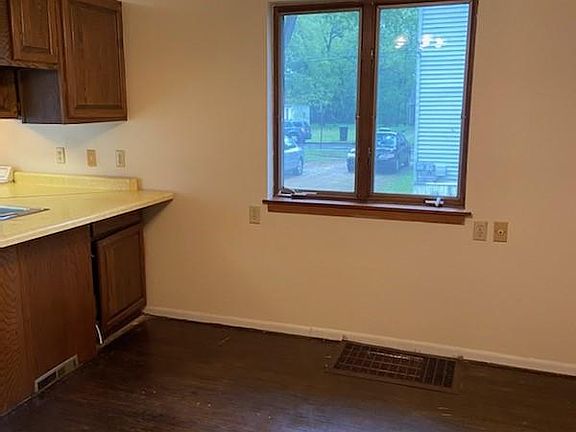 4th image of 309 13th Ave W #B