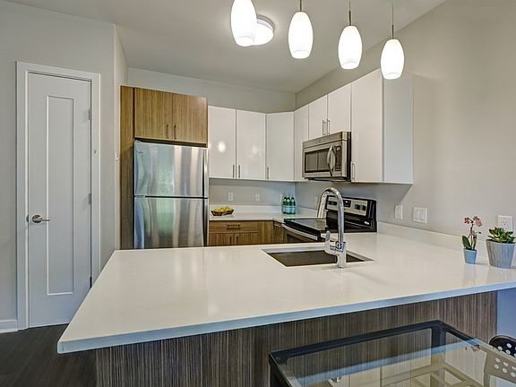 2nd image of 999 Hancock St Unit 412
