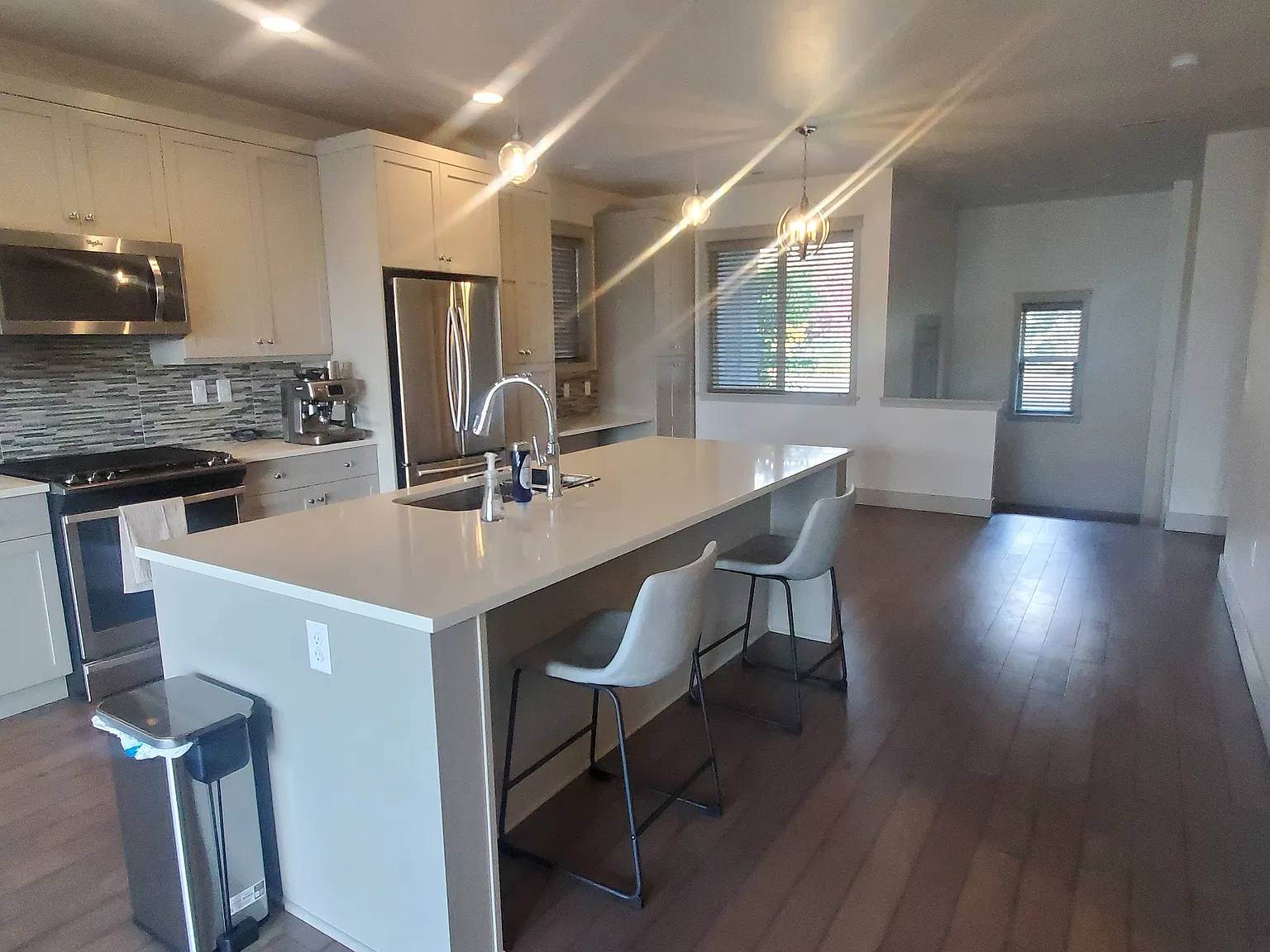 2 bed, 2000 sqft, $3,200 — Photo 2