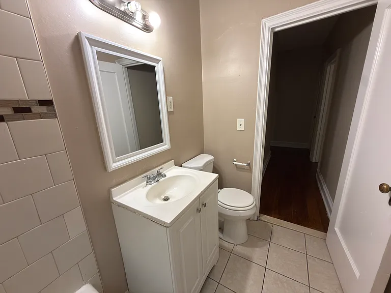 330 Laurel St #212 — Photo 10