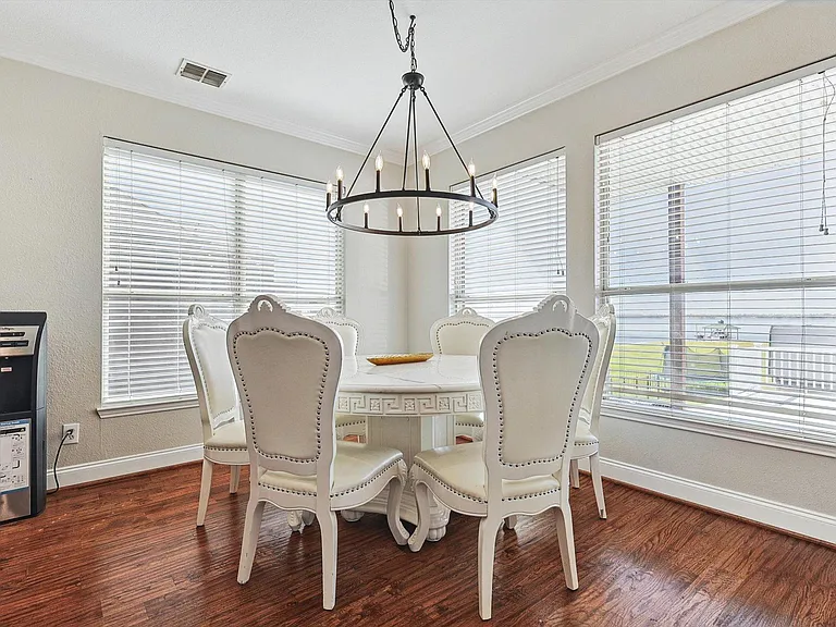 925 Sunset Hill Dr — Photo 12
