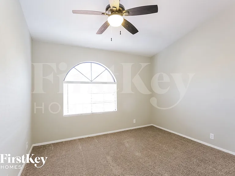 7371 W Colter St — Photo 11