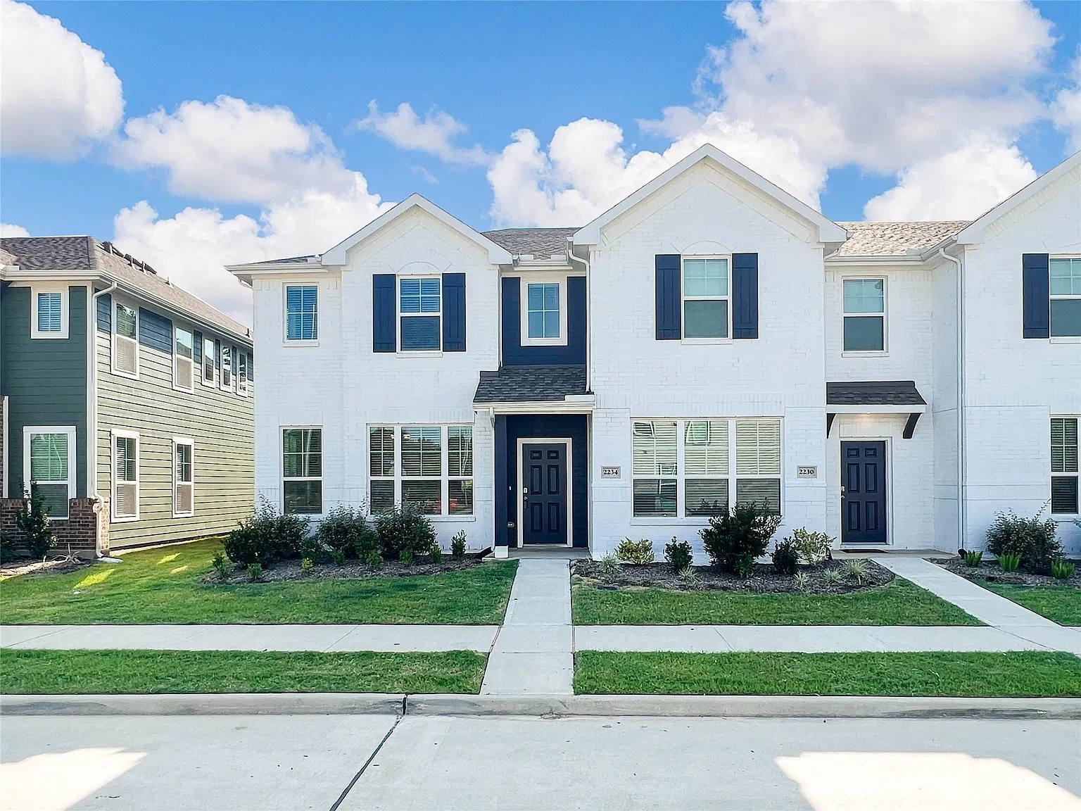 3 bed, 2.5 bath, 1758 sqft, $1,950 — Photo 1