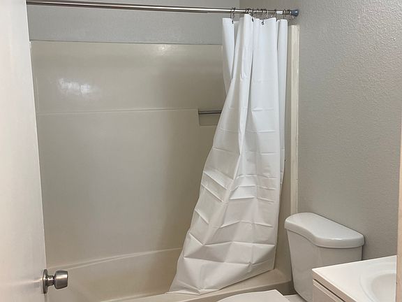 3rd image of 404 W Cross St APT 2