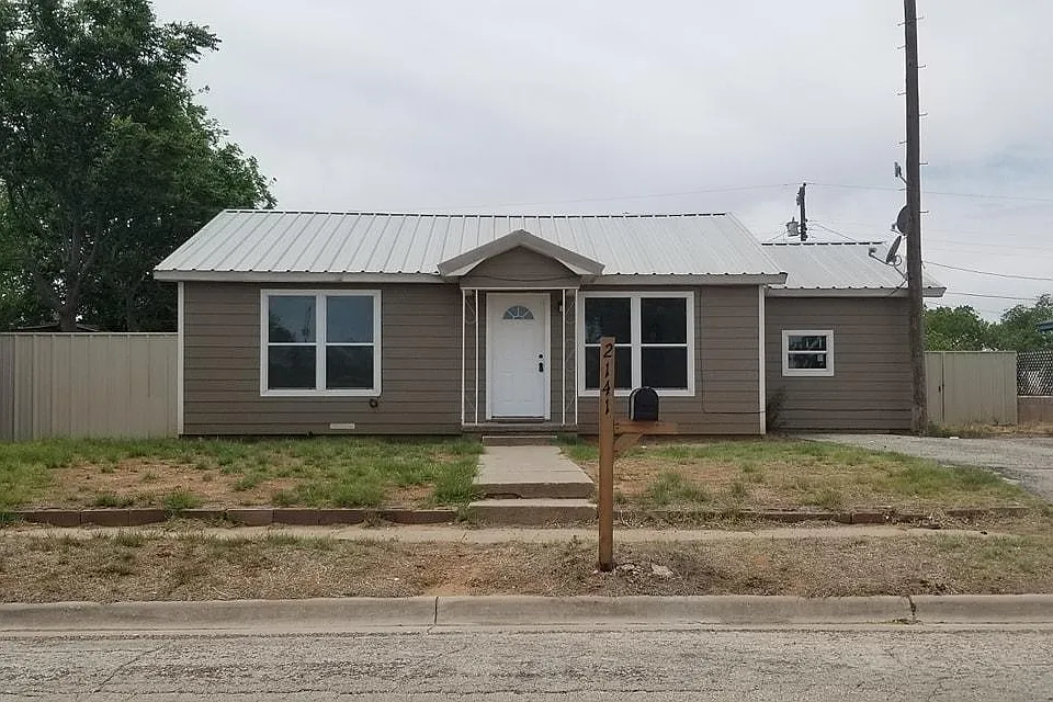 2141 Austin St