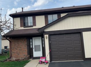 2076 Millpond Ln, Hanover Park, IL