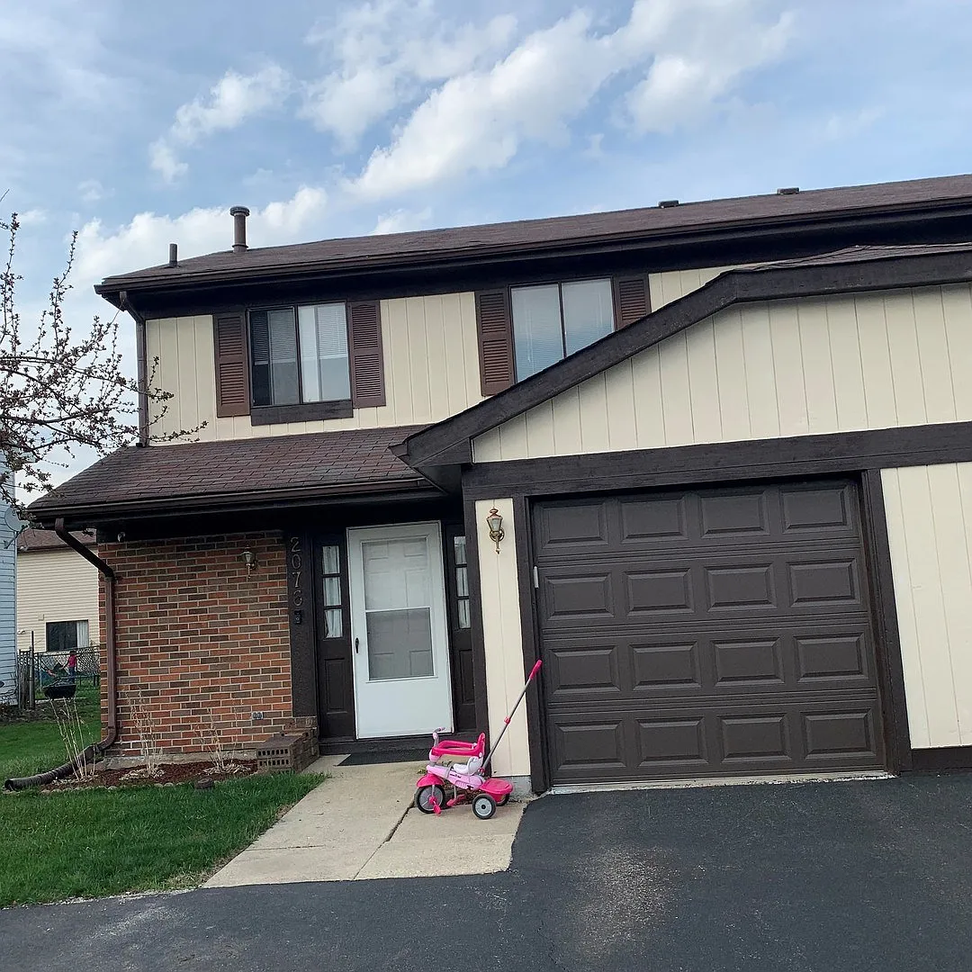 2076 Millpond Ln photo 1