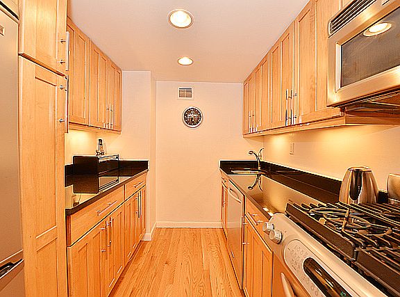 4th image of 148 W 23rd St APT 3G